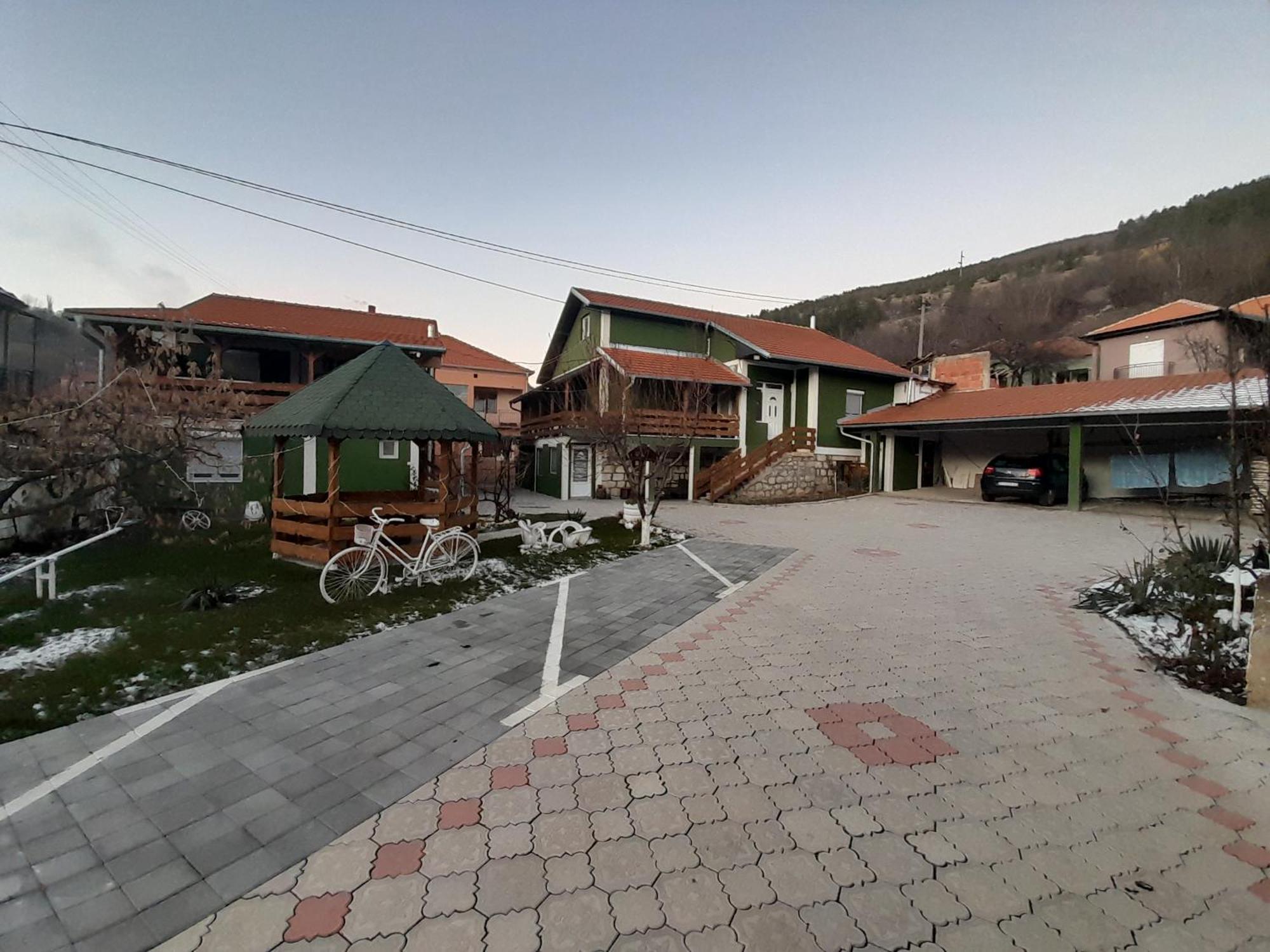 Guest House Vila Banjica Pirot Exterior foto